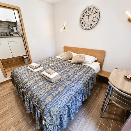 Apartament Alee *